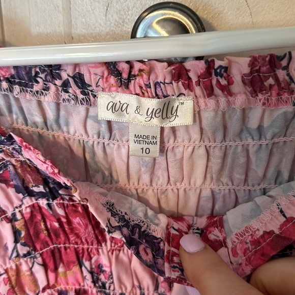 AVA & YELLY Smocked Bodice Floral Jumpsuit - Picture 3 of 7